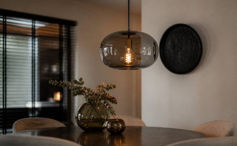 Glazen hanglamp: zo kies je het juiste model voor je interieur